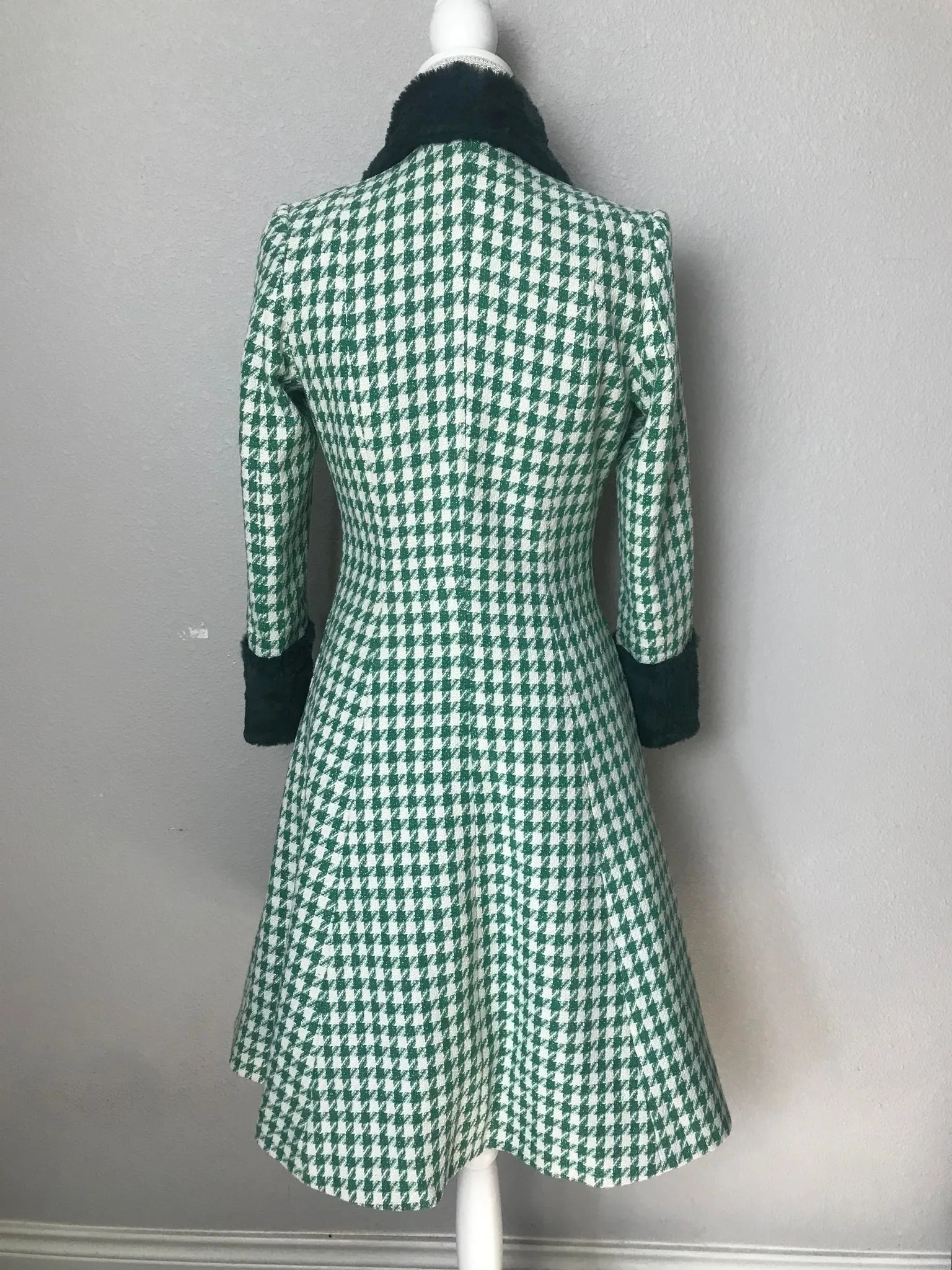 Ada Coat in Hounds Tooths green