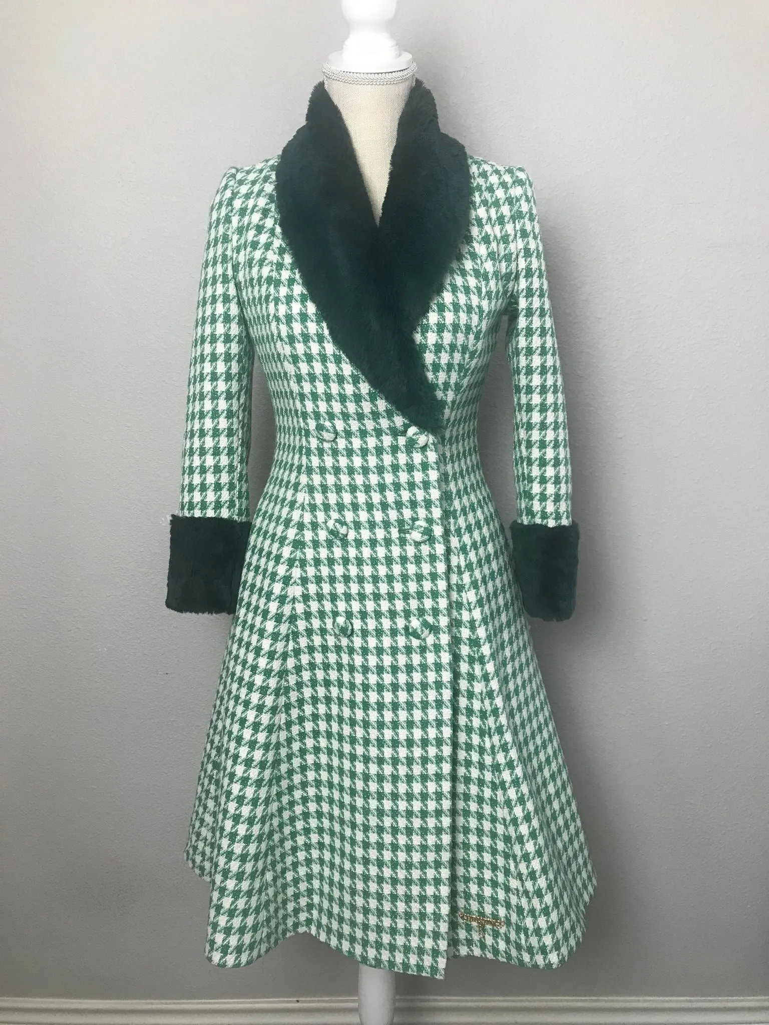 Ada Coat in Hounds Tooths green