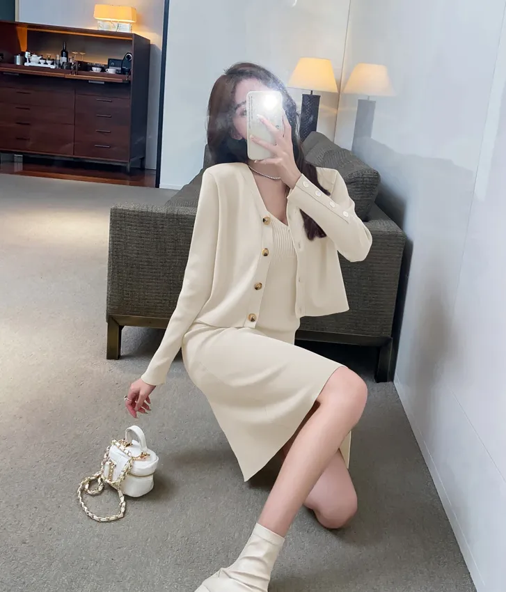 Outfit-Set: Knee-Length Dress   Button-Down Cardigan